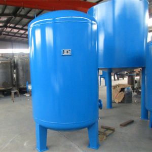 thermoplastic coating for storage tank
